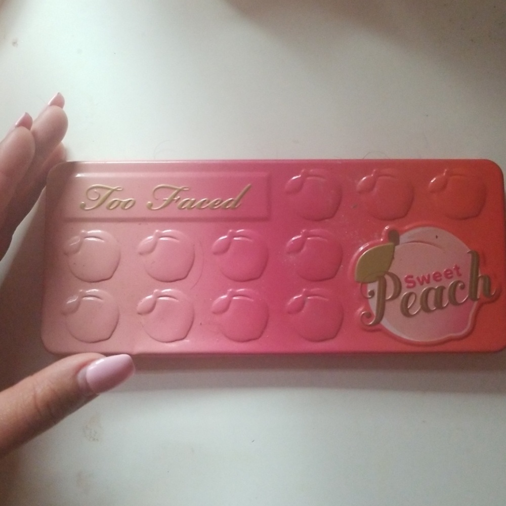 Peach pallet
